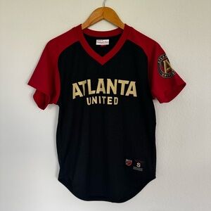 MITCHELL & NESS MLS ATLANTA UNITED FC V-NECK JERSEY SIZE SMALL
